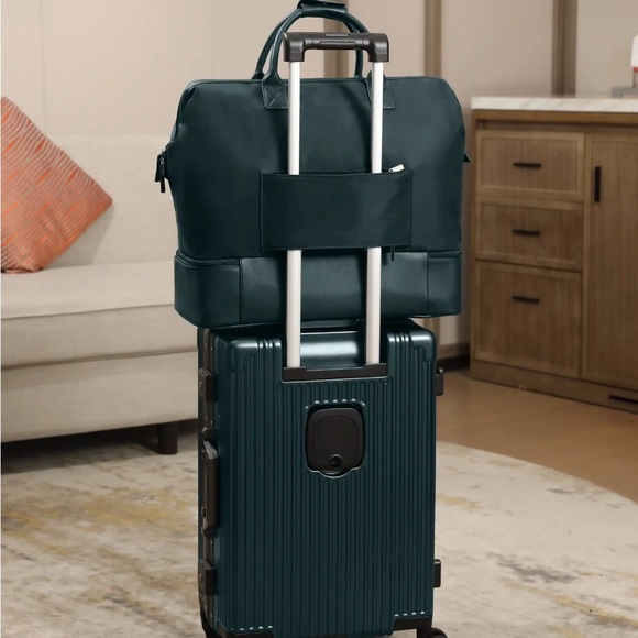 NOBL Luggage Black Weekender Bag - Picture 2 of 3